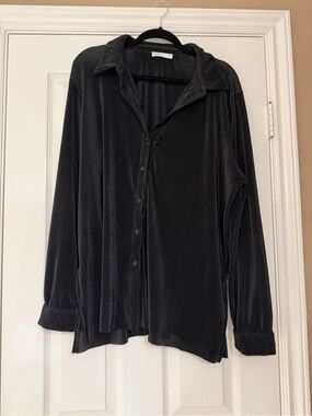 Plisse Ribbed Button-Up Shirt Jacket in Black